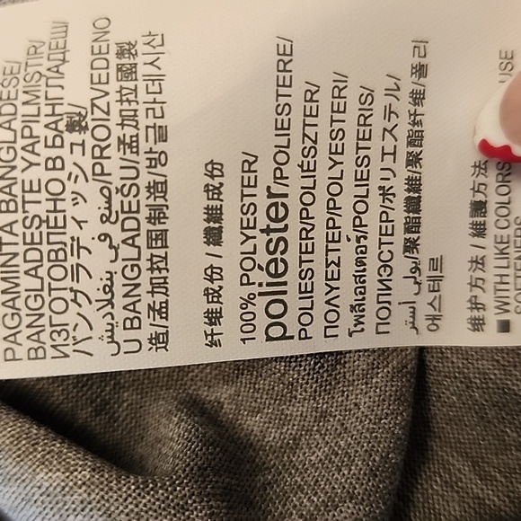 Under Armour Men's Gray T-Shirt - Picture 10 of 12